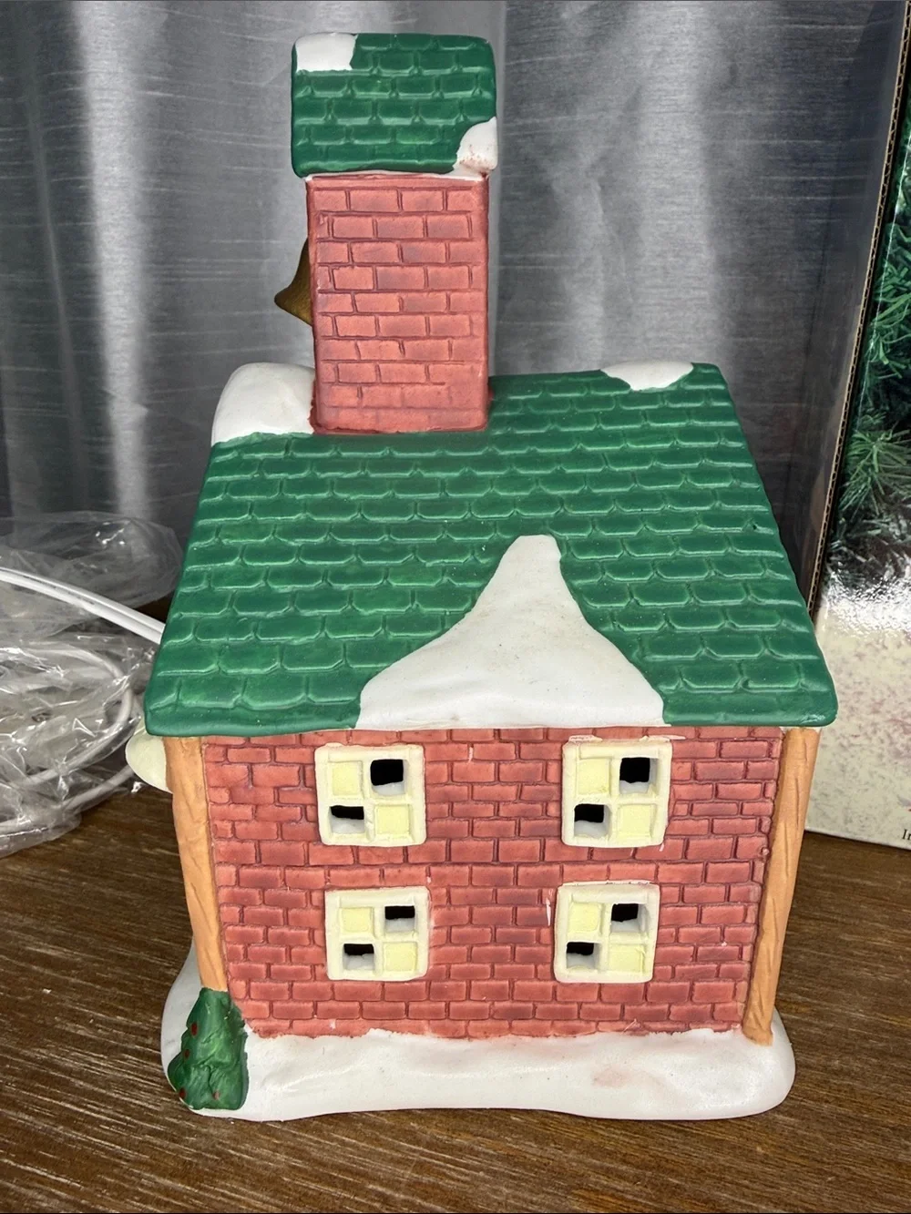 Dickens Keepsake Porcelain Lighted School House Holiday Christmas Collectible
